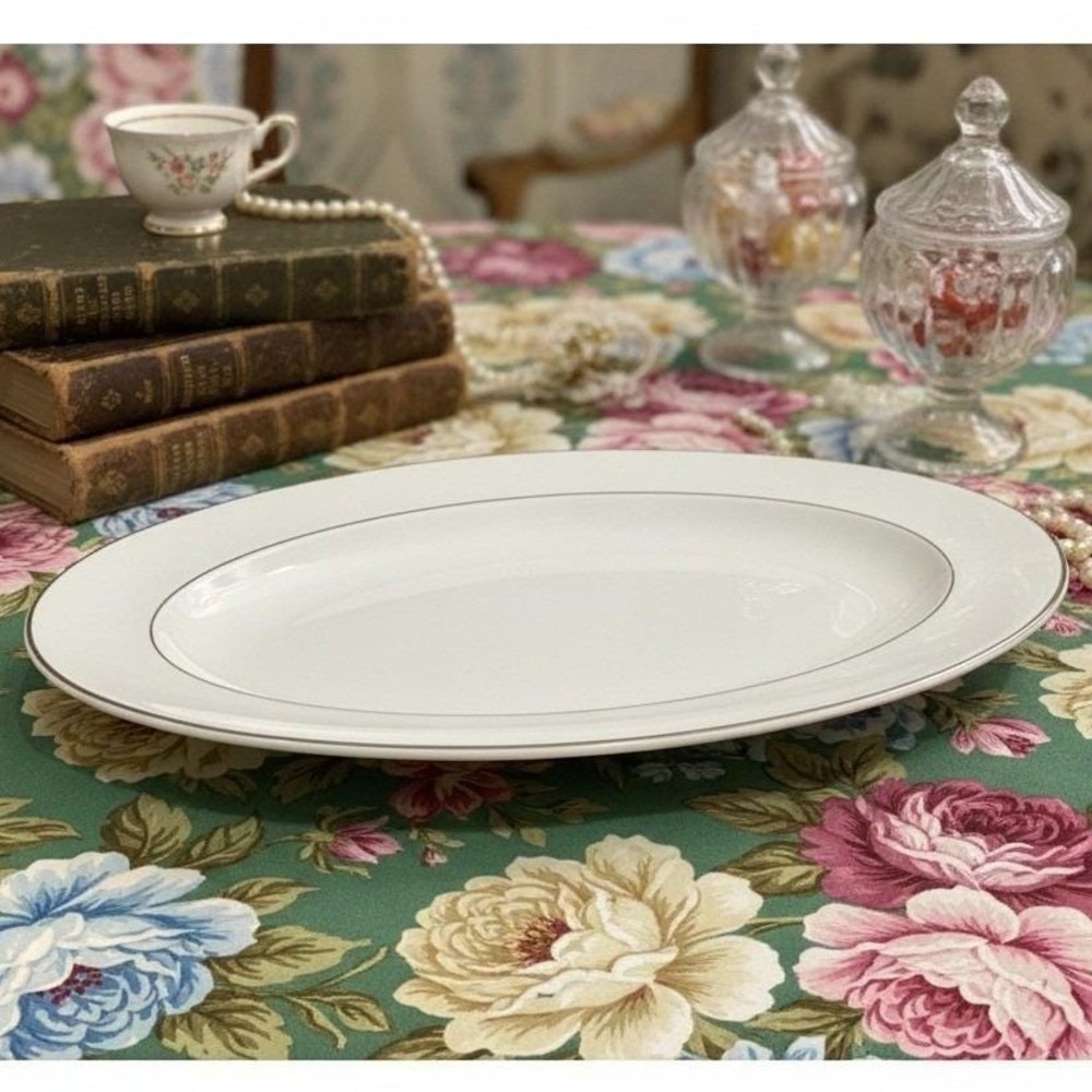 Royal Doulton Amulet Oval Serving Platter, White Floral Bone‎ China Tableware